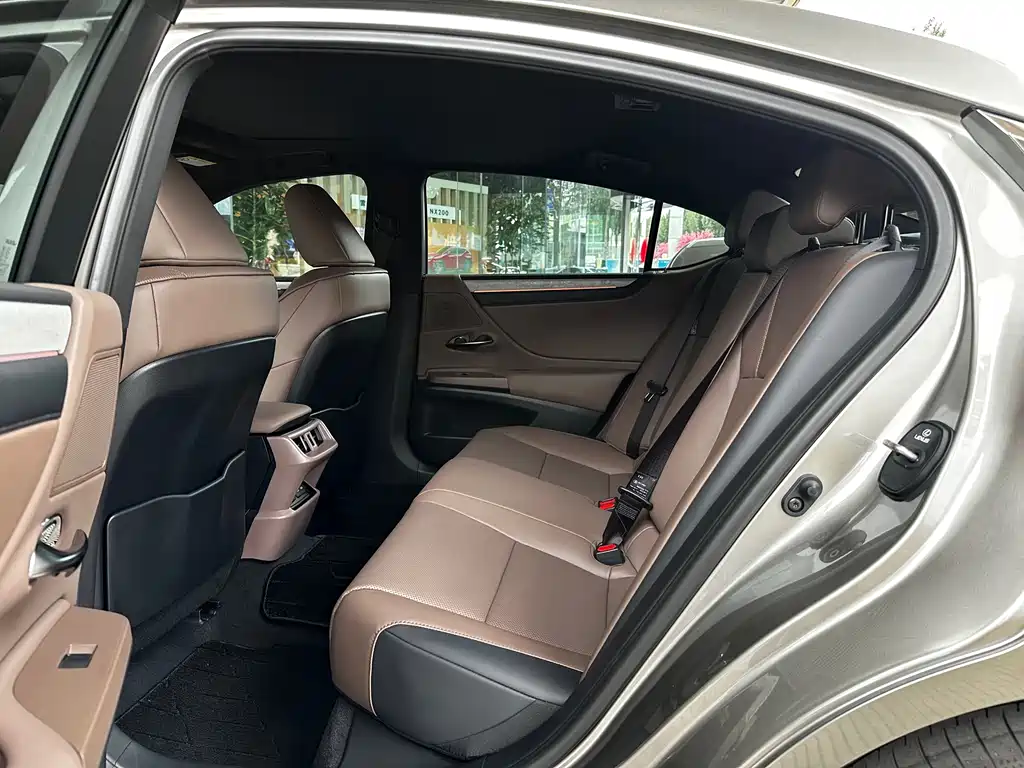 Lexus ES 2025 200 Premium