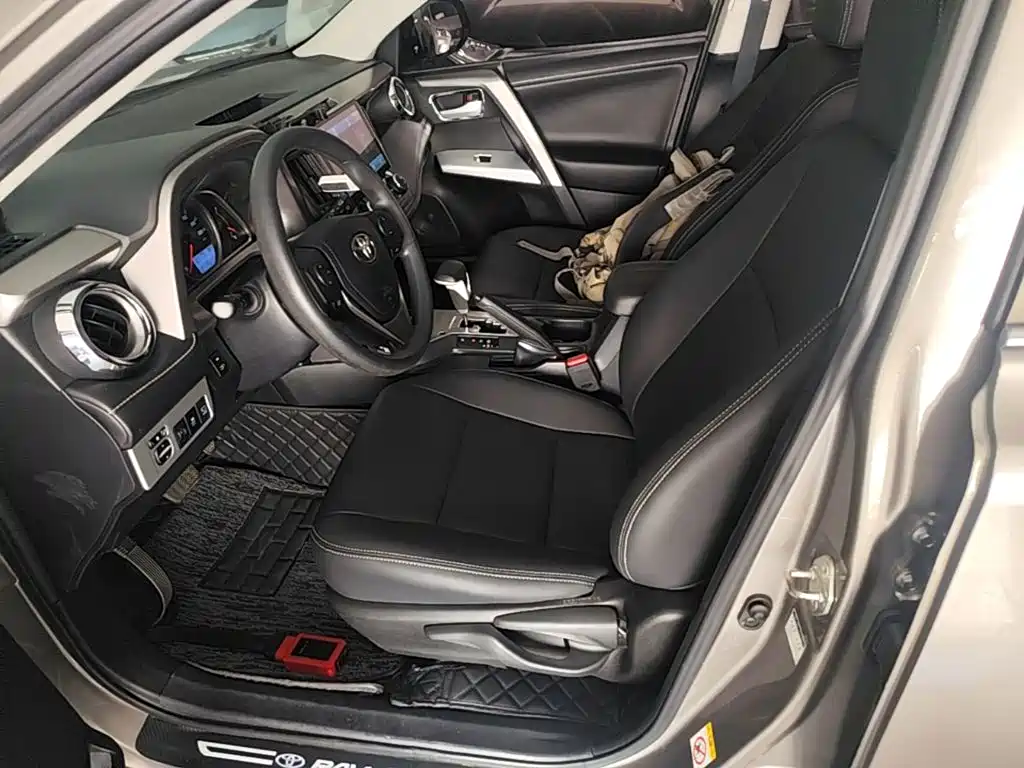 Toyota RAV4 — миниатюра 15
