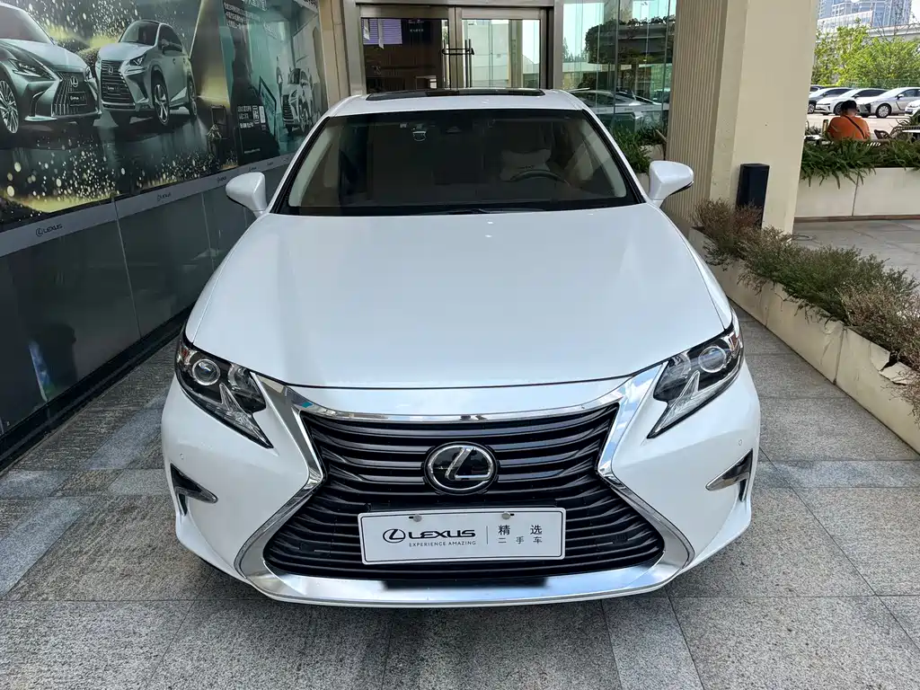 Lexus ES — миниатюра 2