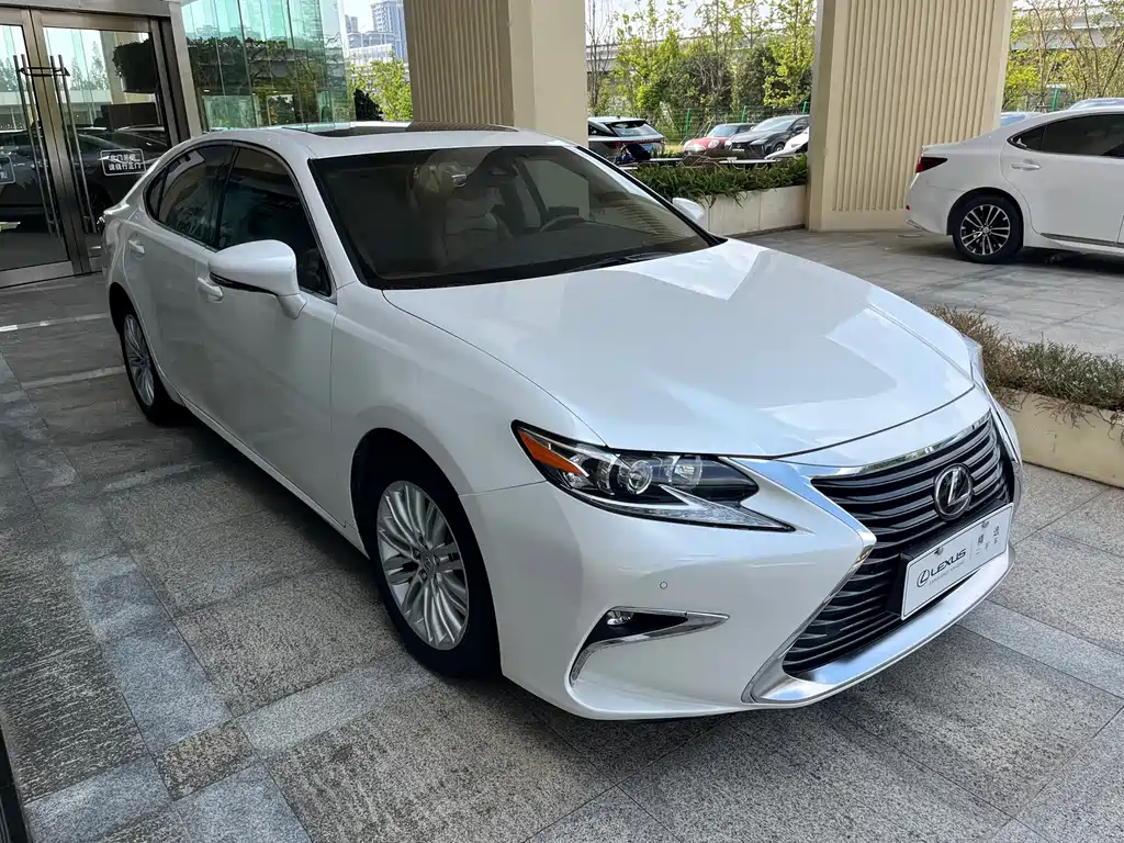 Lexus ES — миниатюра 3