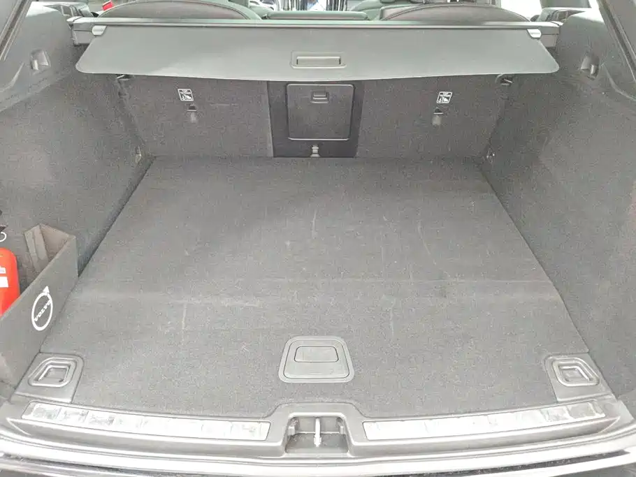 Volvo XC60 PHEV — миниатюра 4