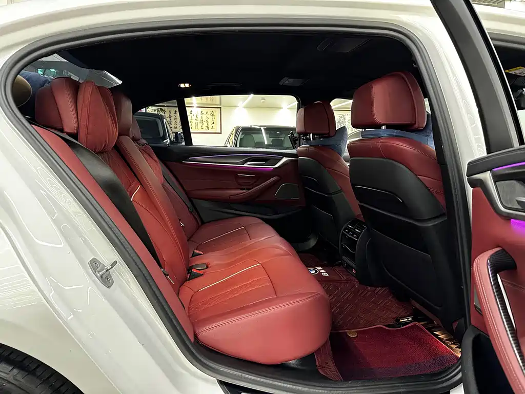 BMW 5 Series New Energy — миниатюра 8
