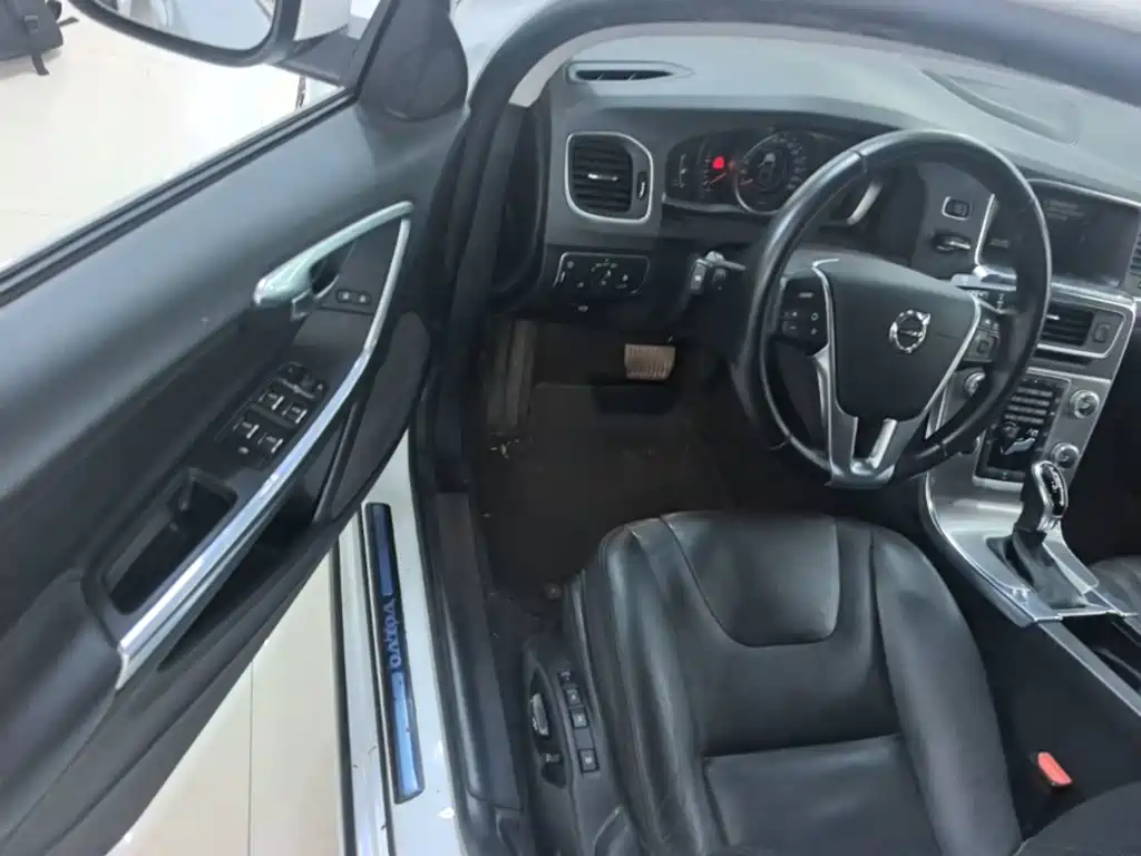 Volvo S60 — миниатюра 16