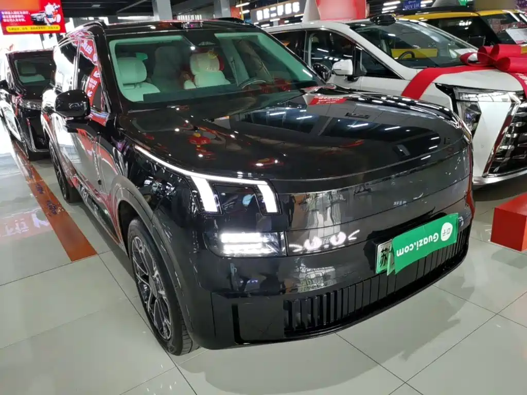 Lynk & Co Рука 900. — миниатюра 4