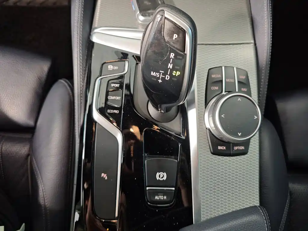 BMW 5 Series (Import) — миниатюра 17