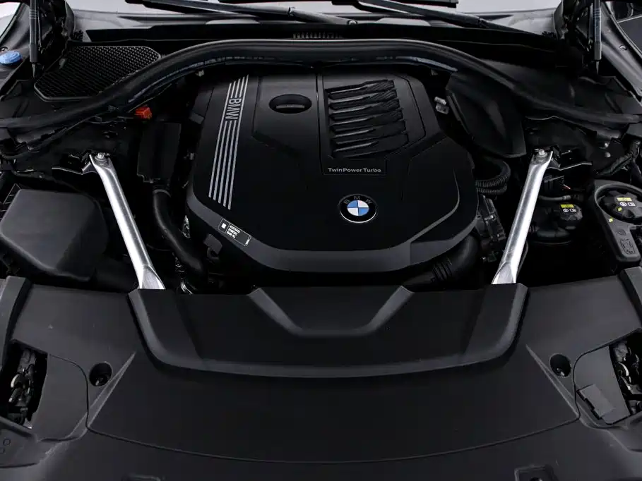 BMW 7 Series — миниатюра 22