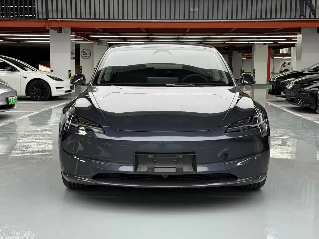 Tesla Model 3 — миниатюра 2
