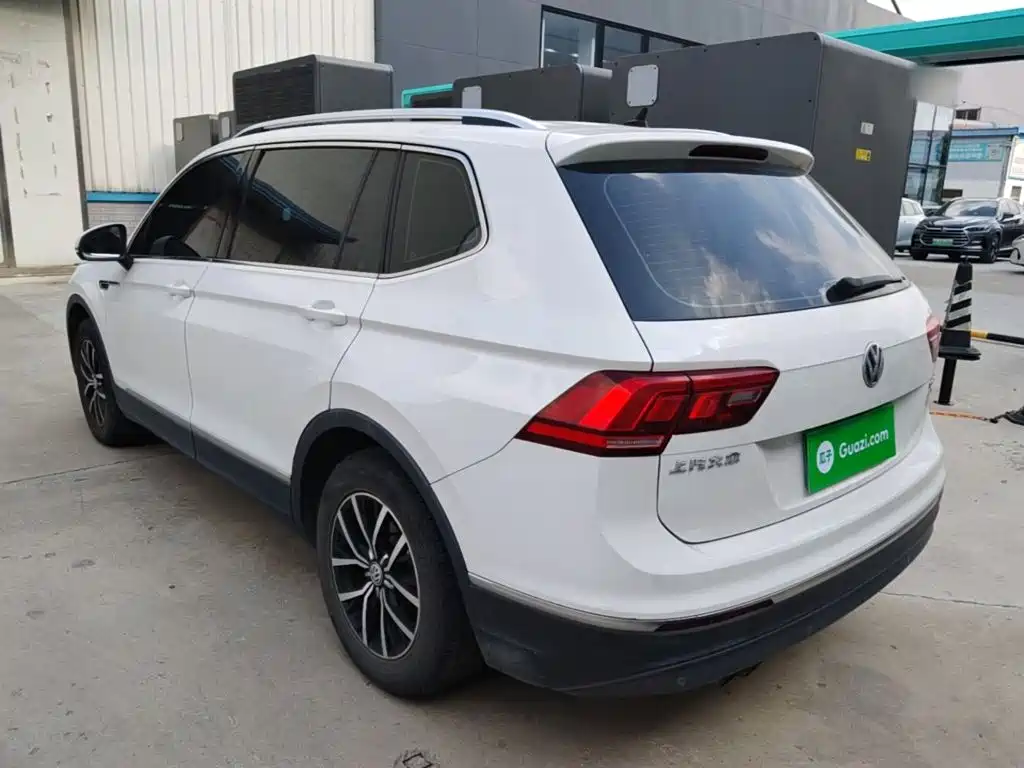 Volkswagen Tiguan L — миниатюра 5