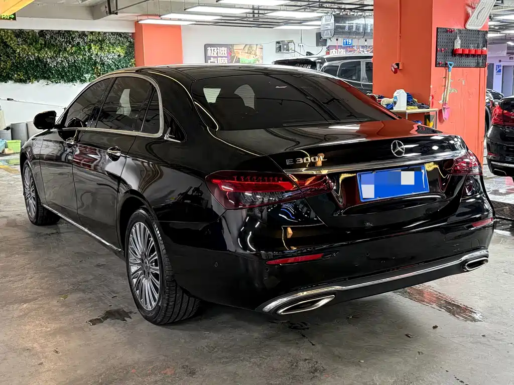 Mercedes-Benz E-Class — миниатюра 20