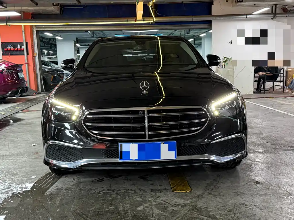 Mercedes-Benz E-Class — миниатюра 2