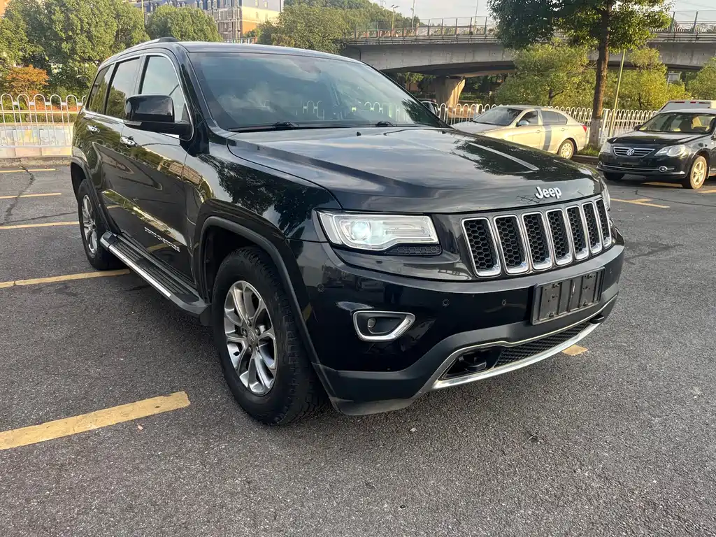 Jeep Grand Cherokee (Import) — миниатюра 3