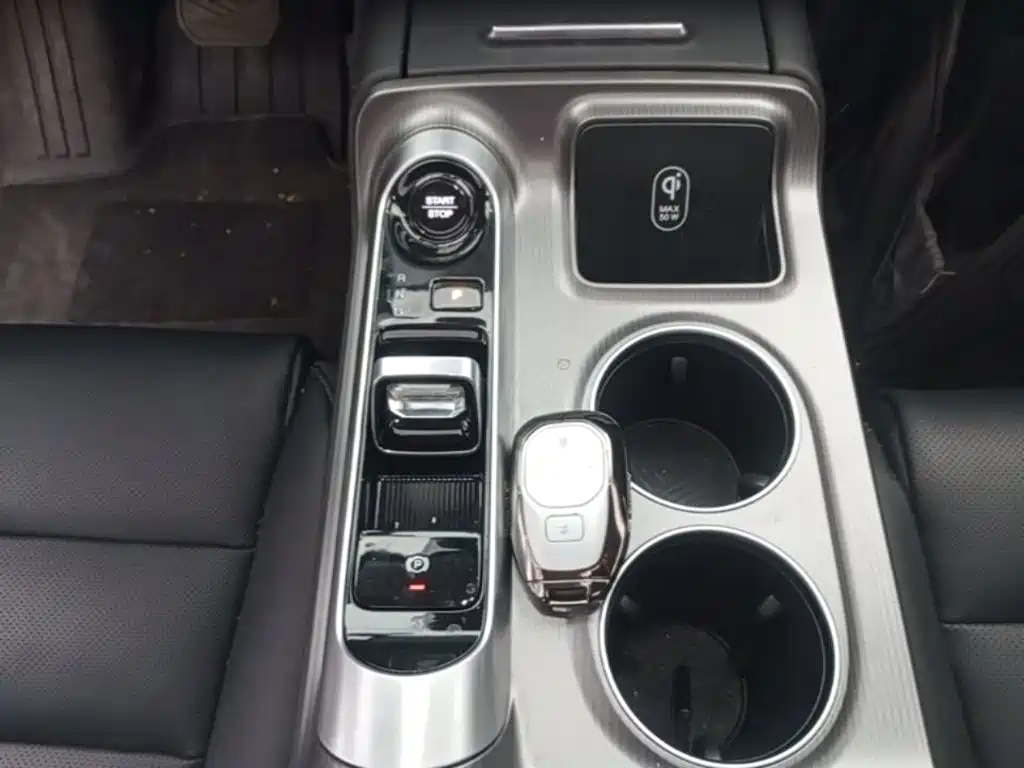 GAC Motor Trumpchi E8 PHEV — миниатюра 14