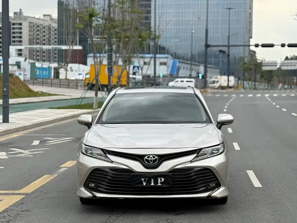 Toyota Camry 2018 2.0E Elite