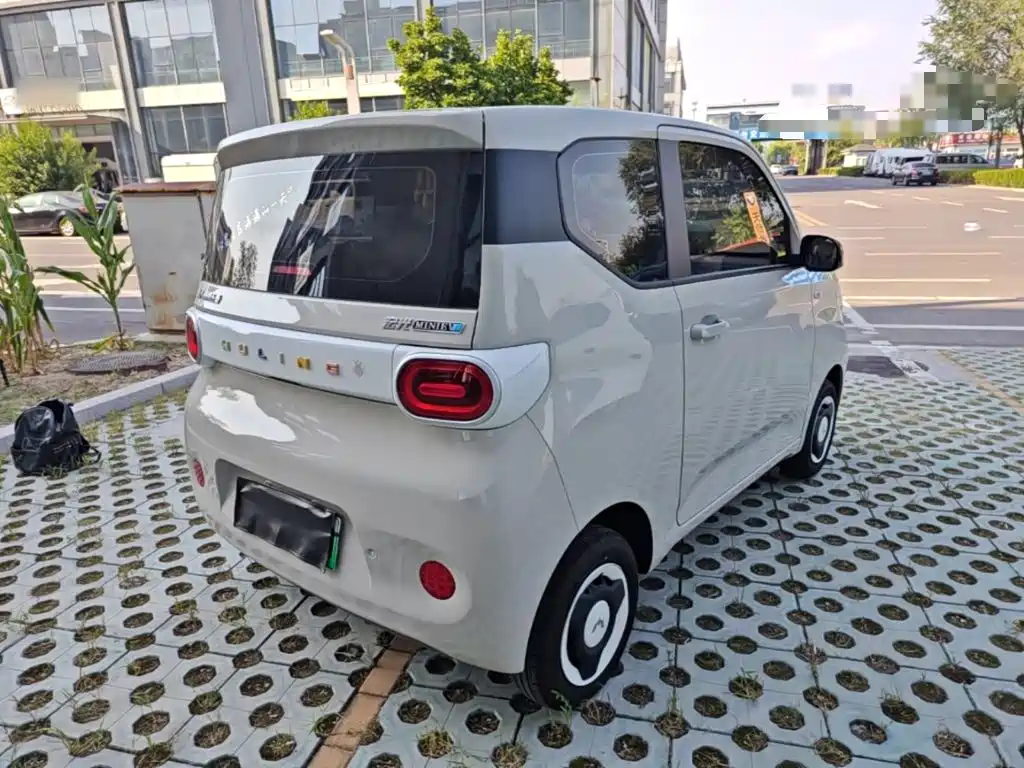 Wuling MINIEV — миниатюра 7