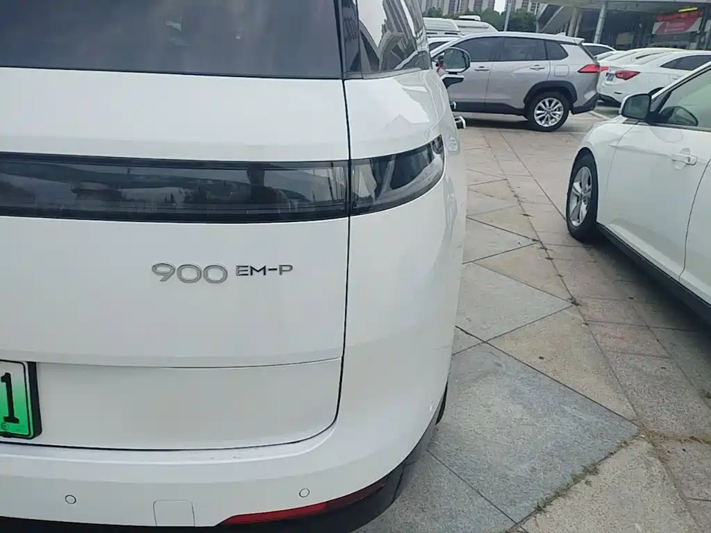 Lynk & Co 900 2025 1.5T Ultra 6 мест