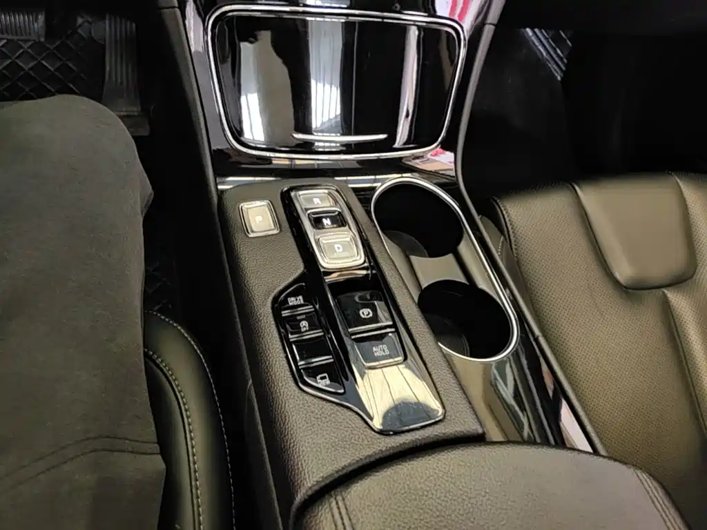 Hyundai Santa Fe — миниатюра 14