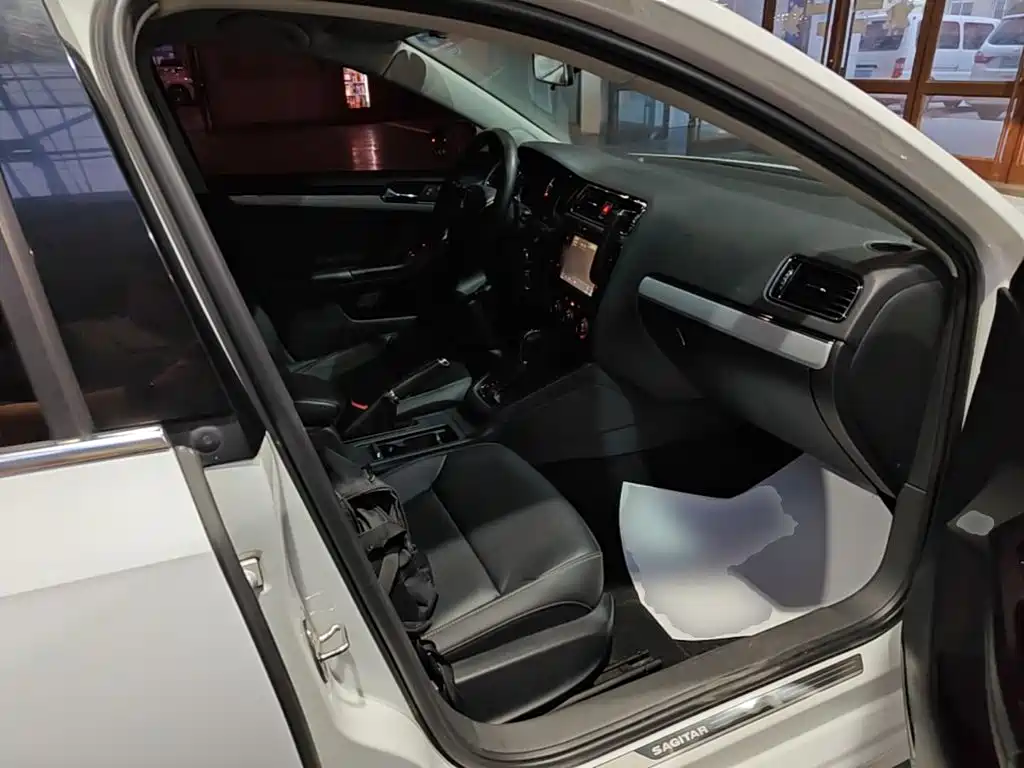 Volkswagen Sagitar — миниатюра 20