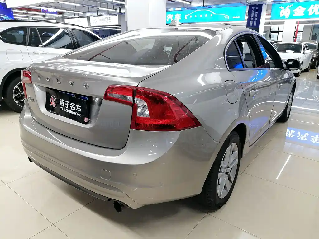 Volvo S60 — миниатюра 5