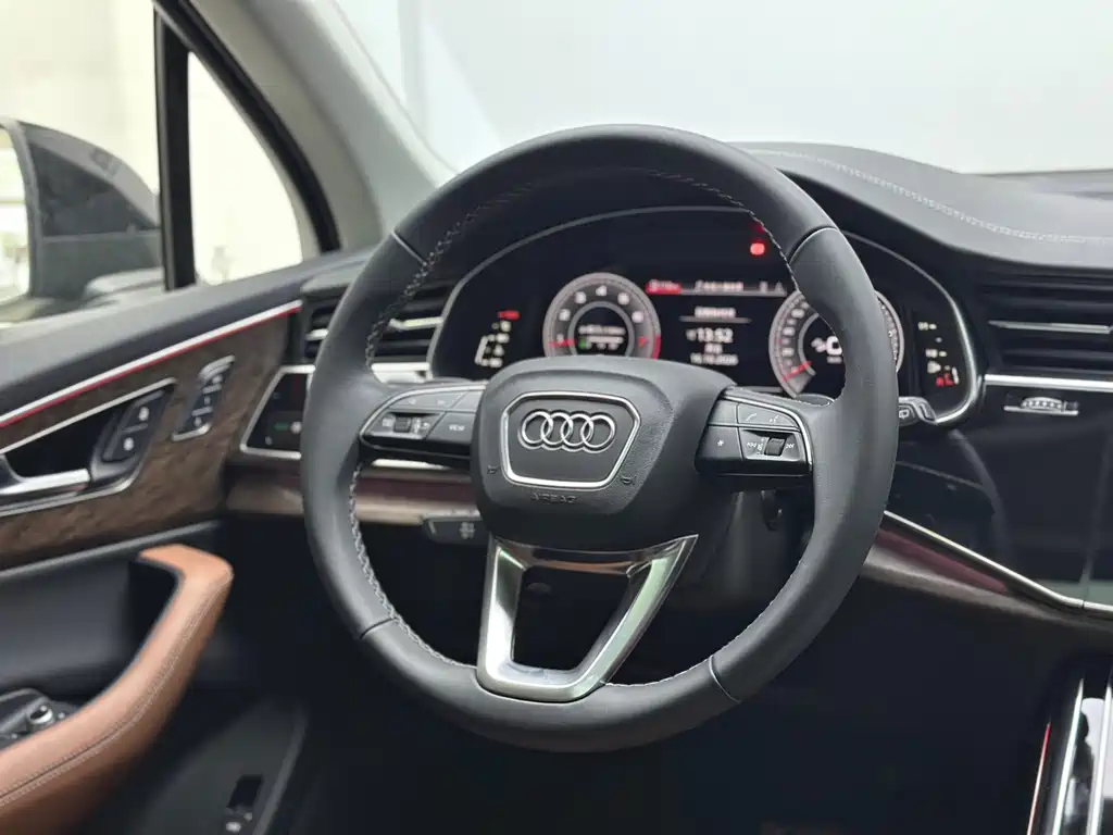 Audi Q7 — миниатюра 38