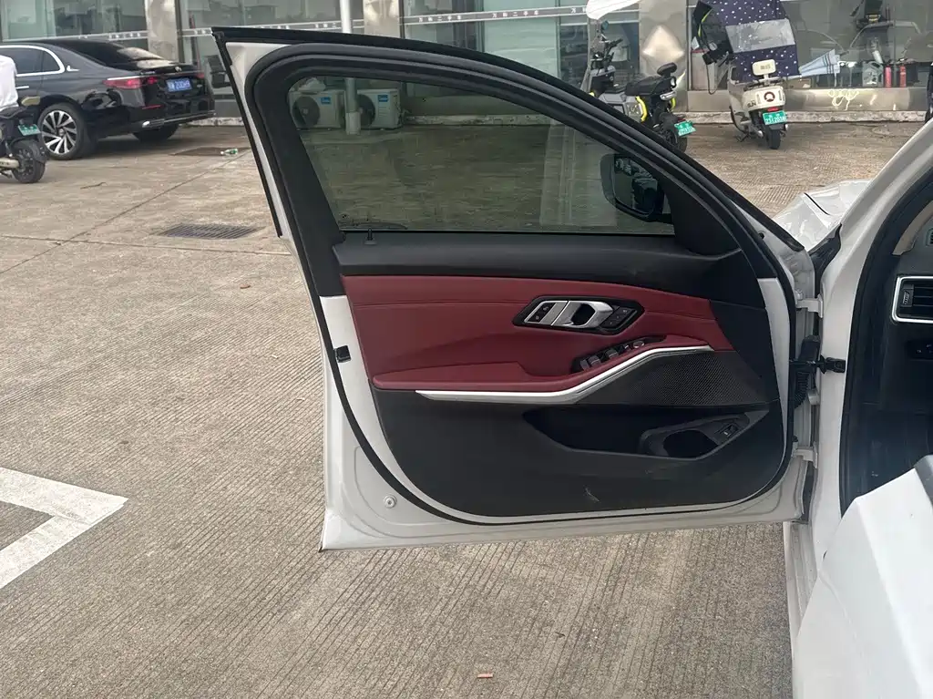 BMW 3 Series — миниатюра 9
