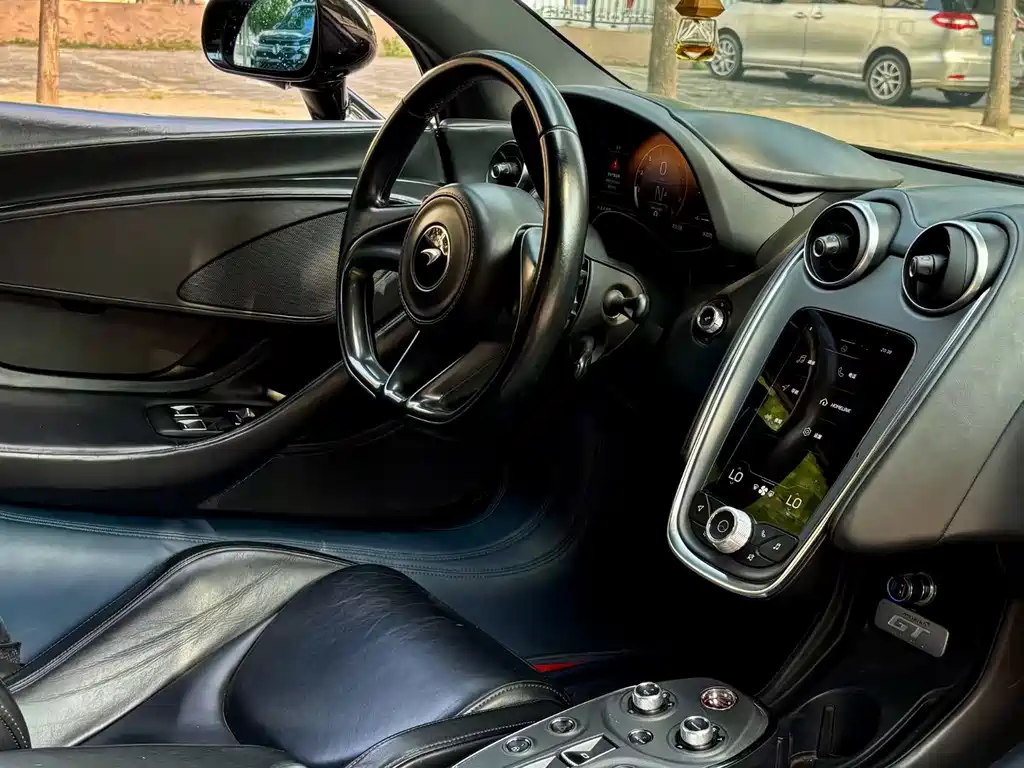 McLaren GT — миниатюра 6