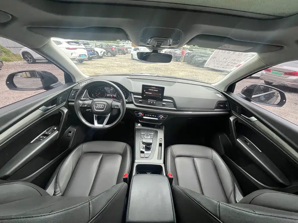 Audi Q5L 2018 40 TFSI VI