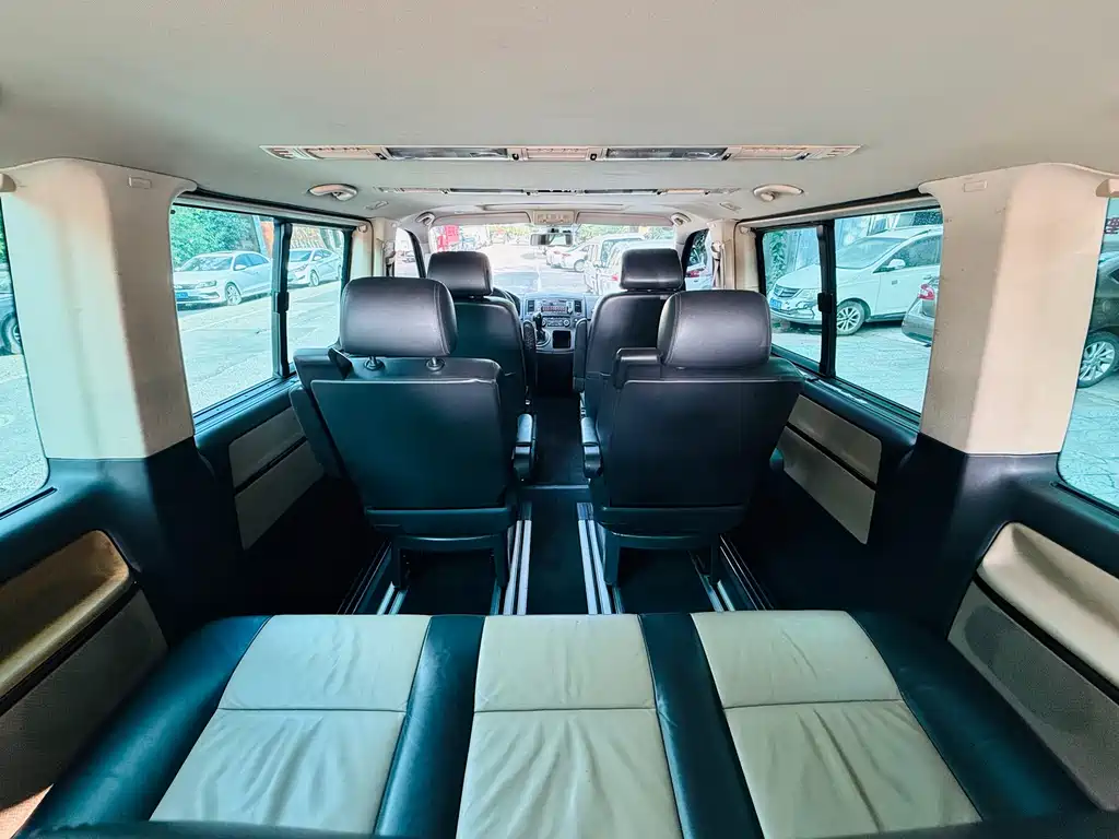 Volkswagen Multivan — миниатюра 8