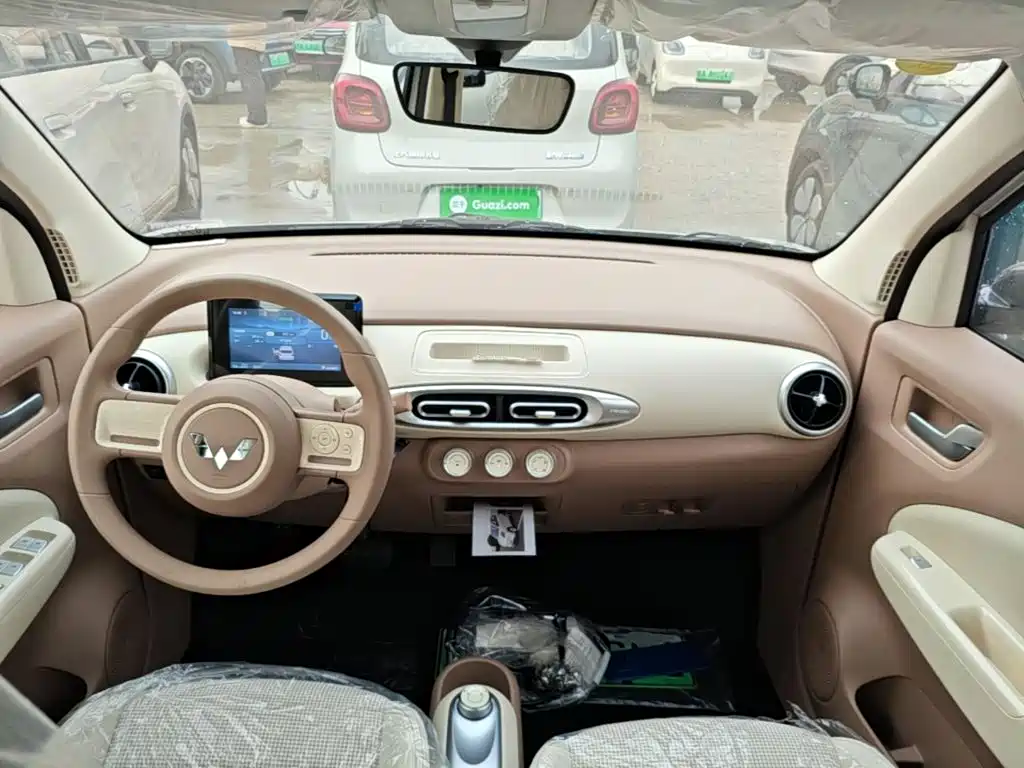 Wuling MINIEV — миниатюра 10