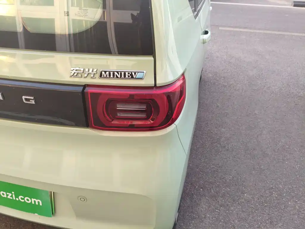 Wuling MINIEV — миниатюра 8