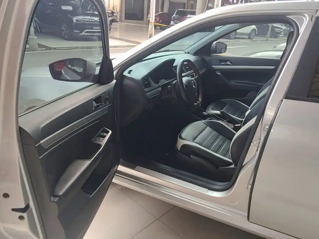 Volkswagen Lavida — миниатюра 16