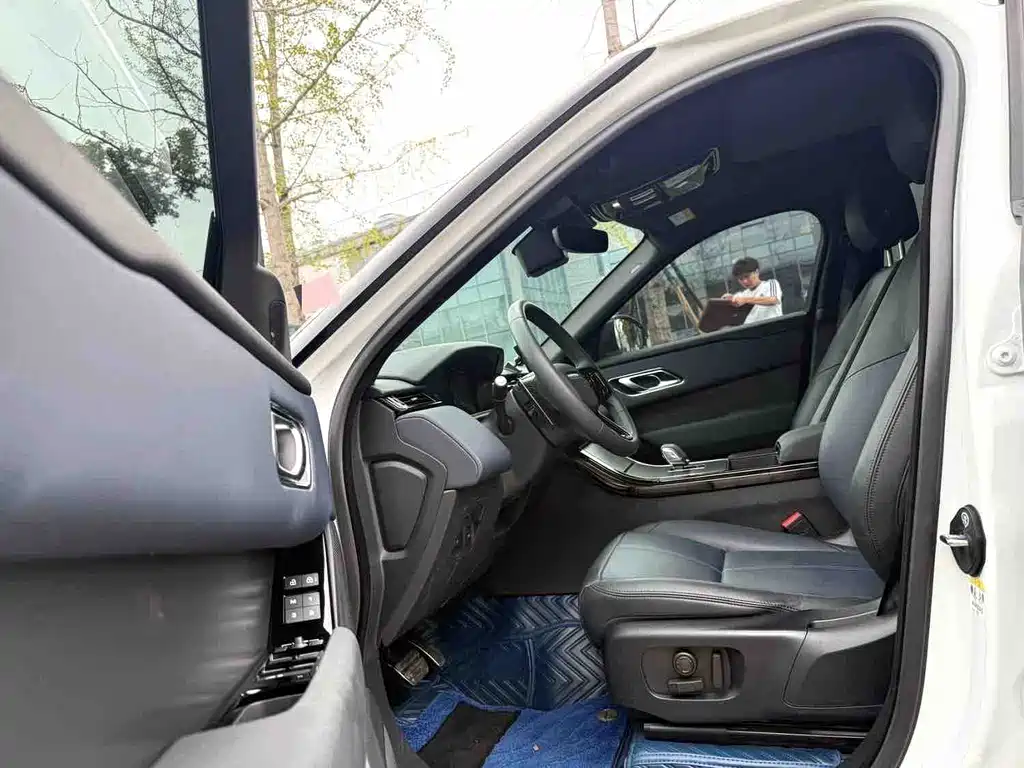 Land Rover Velar — миниатюра 7