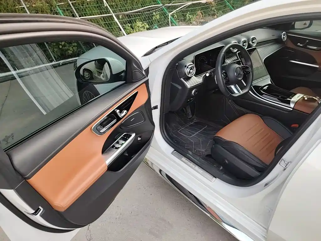 Mercedes-Benz C-Class — миниатюра 16