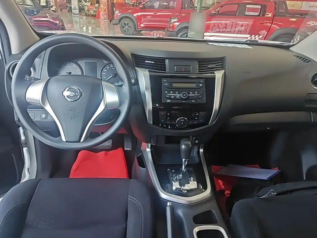 Nissan Navara — миниатюра 10