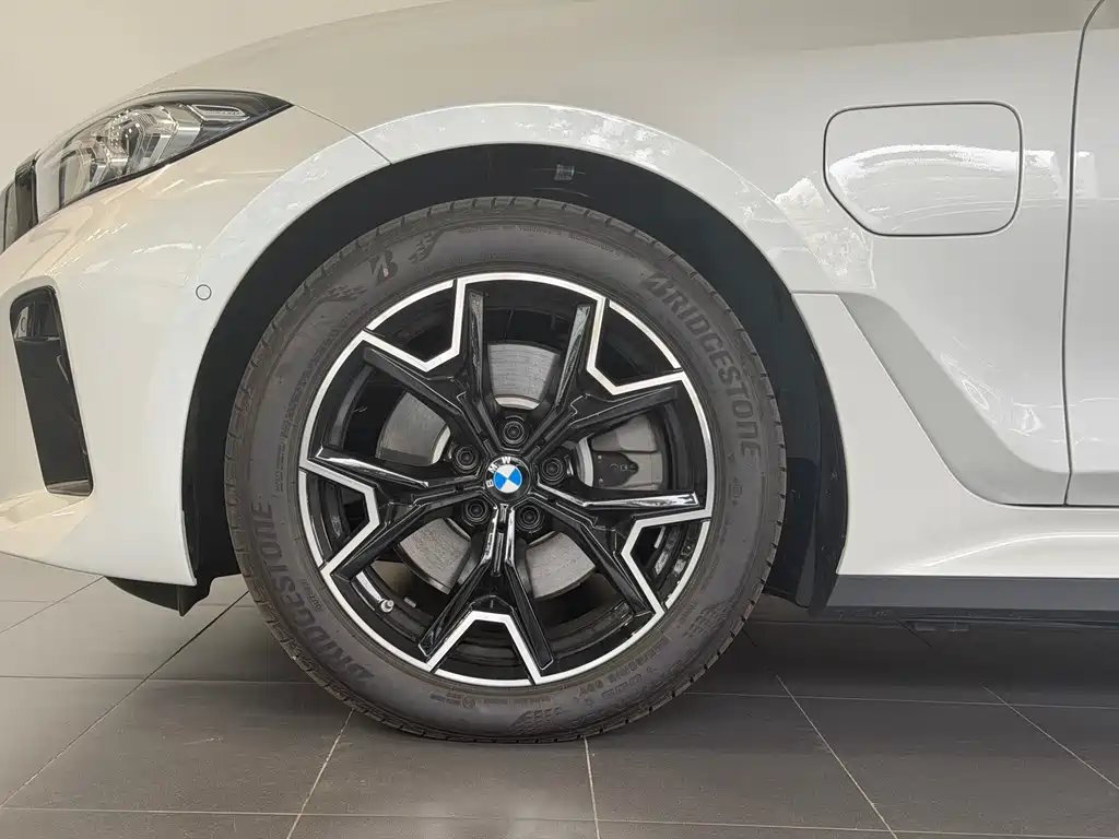 BMW i3 — миниатюра 12