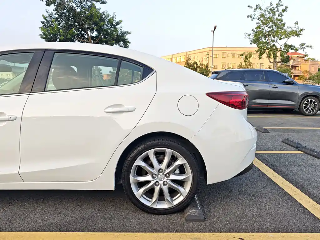 Mazda 3 Axela — миниатюра 24