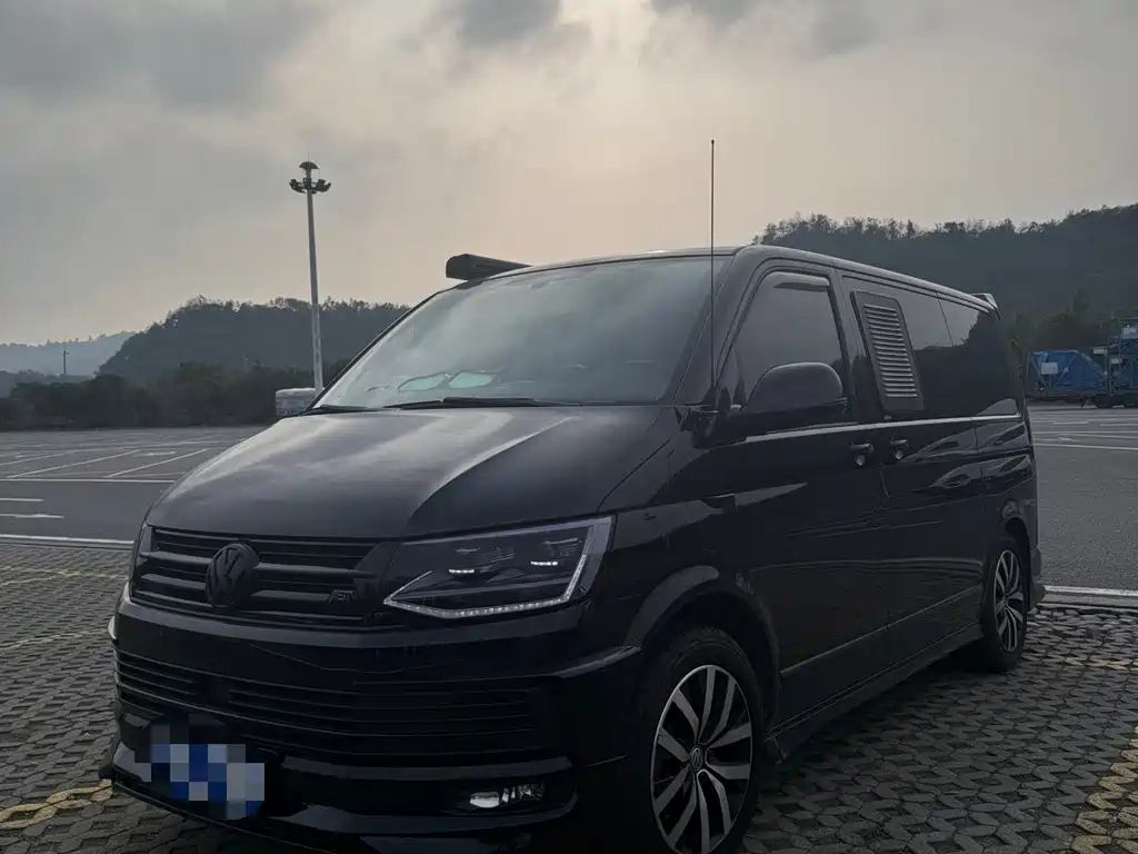 Volkswagen Multivan — миниатюра 2