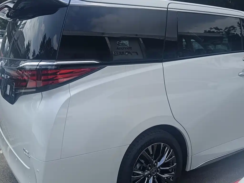 Toyota Alphard 2025 2.5L Luxury