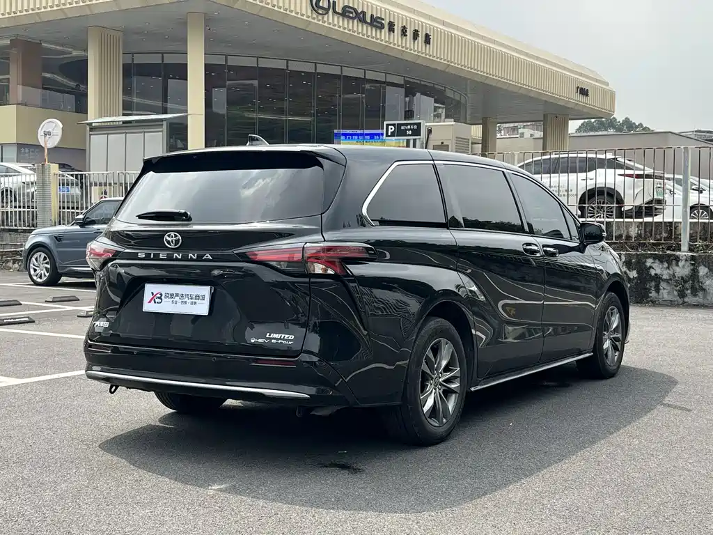 Toyota Sienna — миниатюра 18