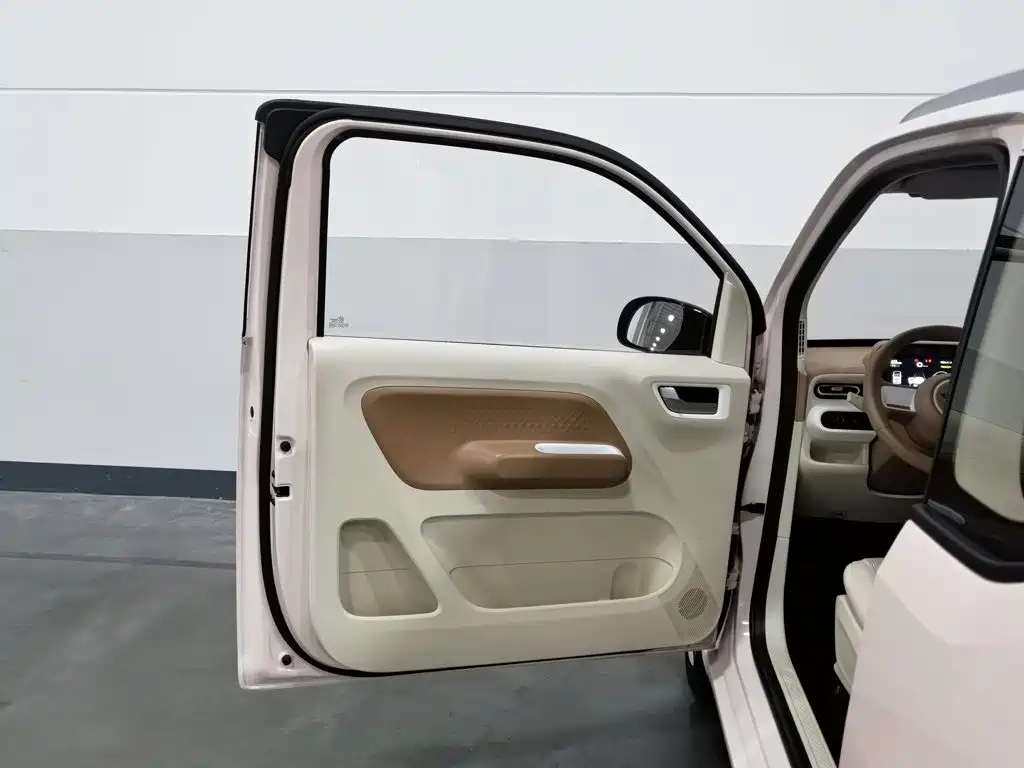 Wuling MINIEV — миниатюра 8