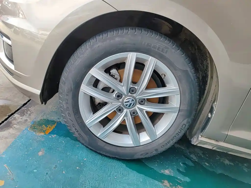 Volkswagen Golf — миниатюра 23
