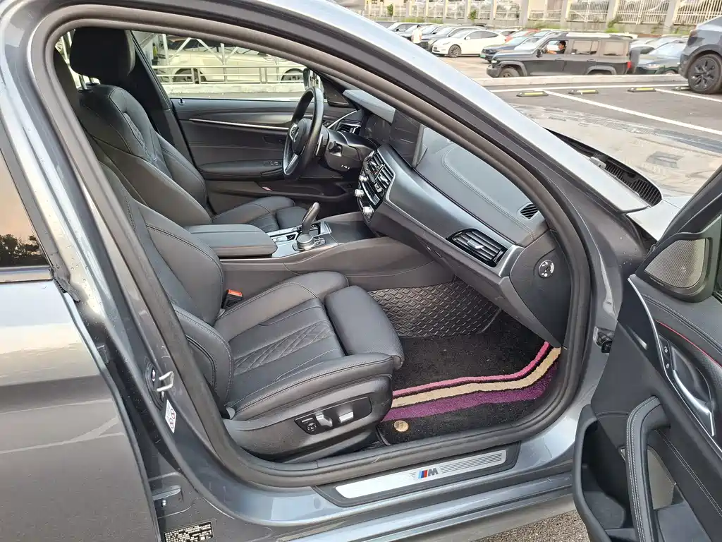 BMW 5 Series (Import) — миниатюра 17