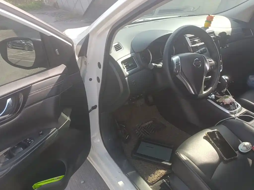 Nissan Tiida — миниатюра 16