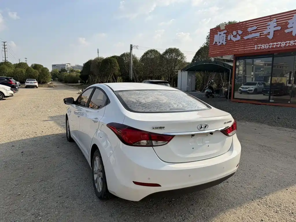 Hyundai Elantra Langdong — миниатюра 7