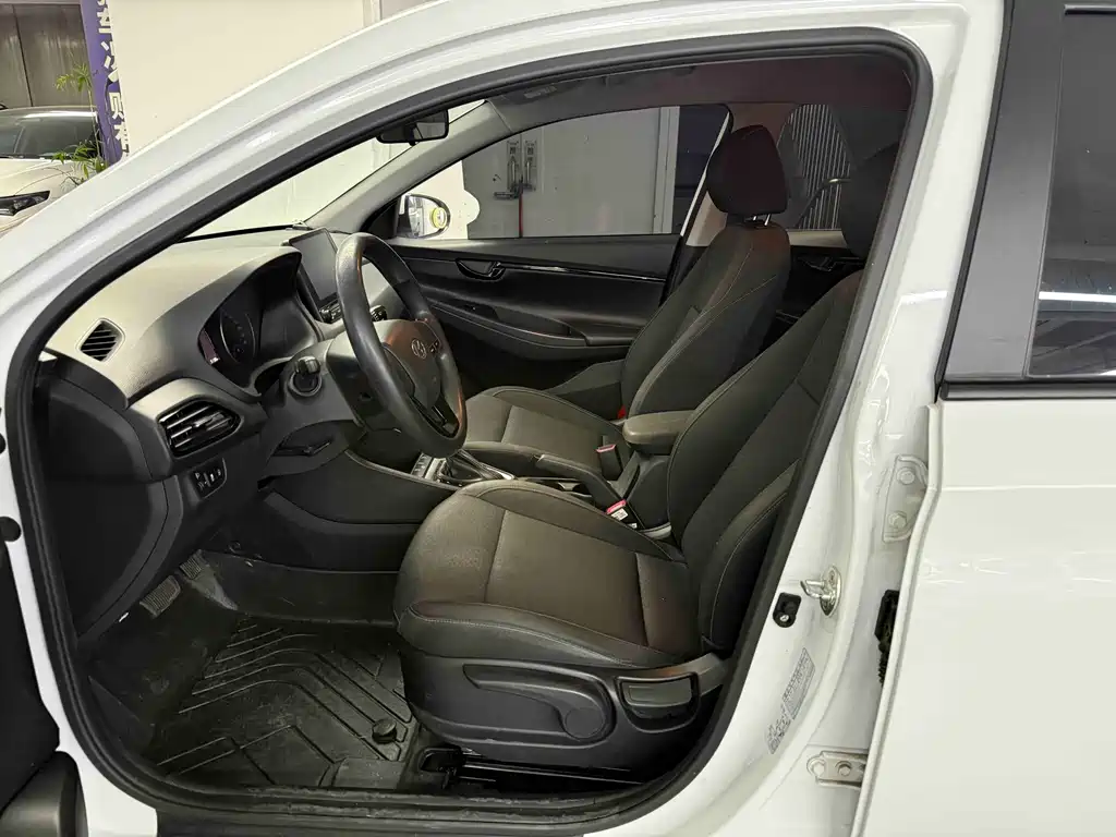 Hyundai Elantra — миниатюра 4