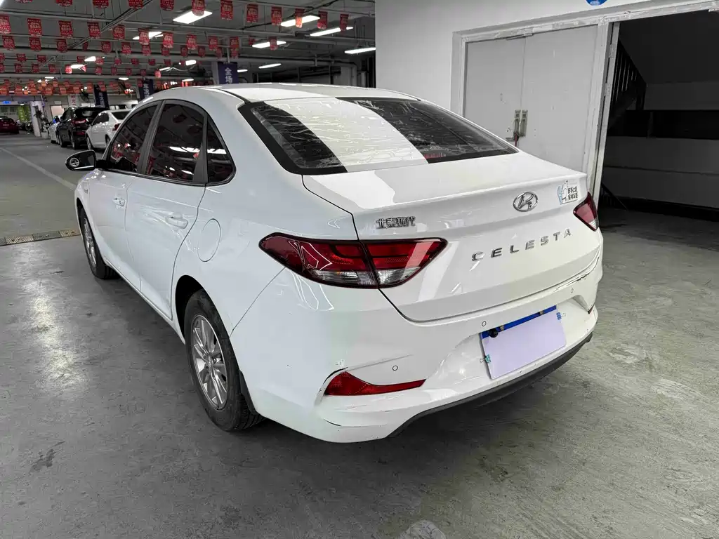 Hyundai Elantra — миниатюра 11