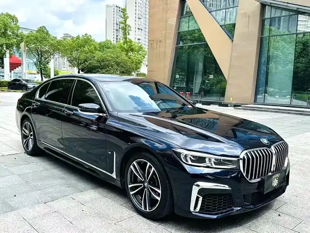 BMW 7 SERIES