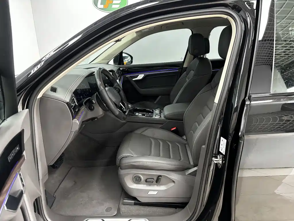 Volkswagen Touareg — миниатюра 11