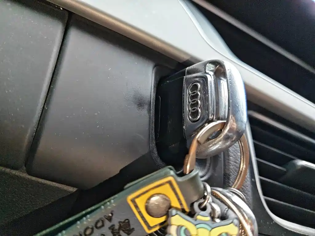 Audi A4L — миниатюра 12