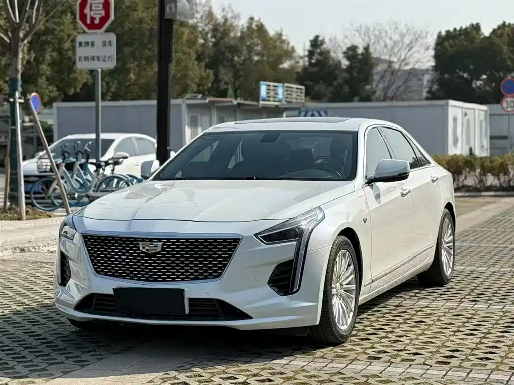 CADILLAC CT6