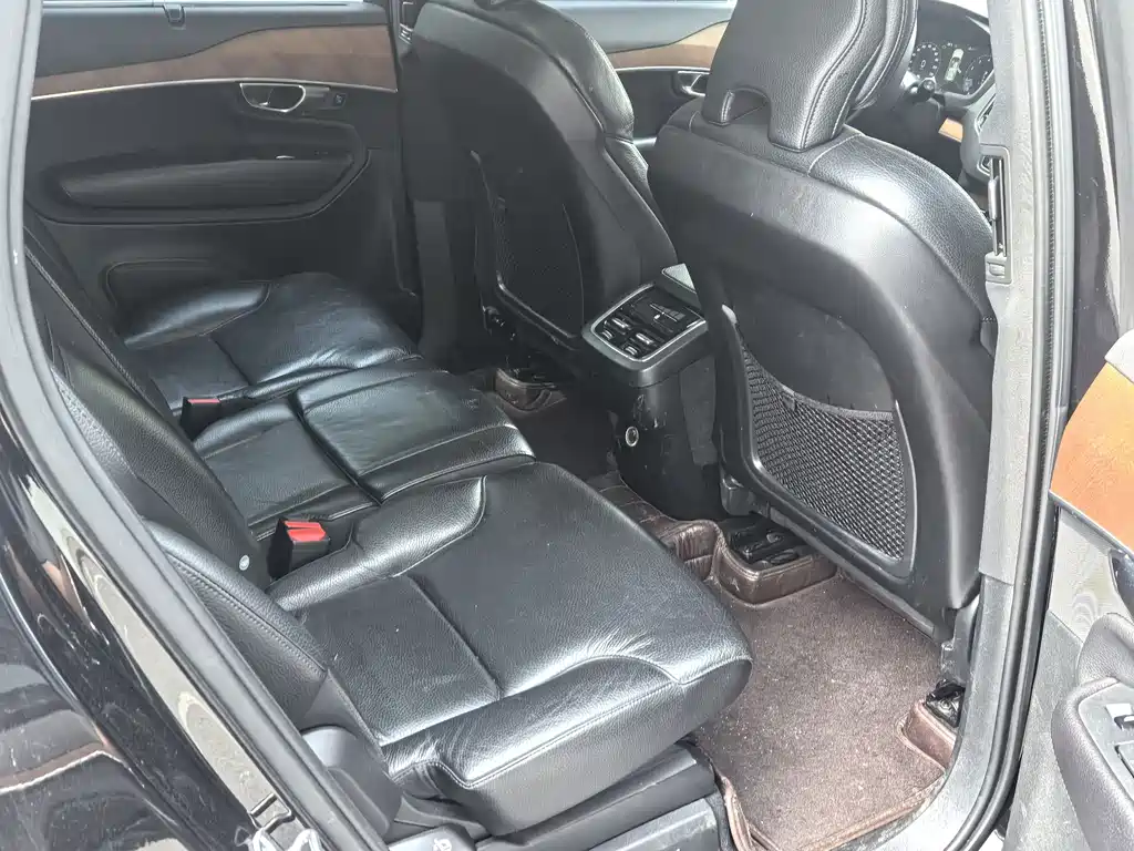 Volvo XC90 2019 T6 7 мест V